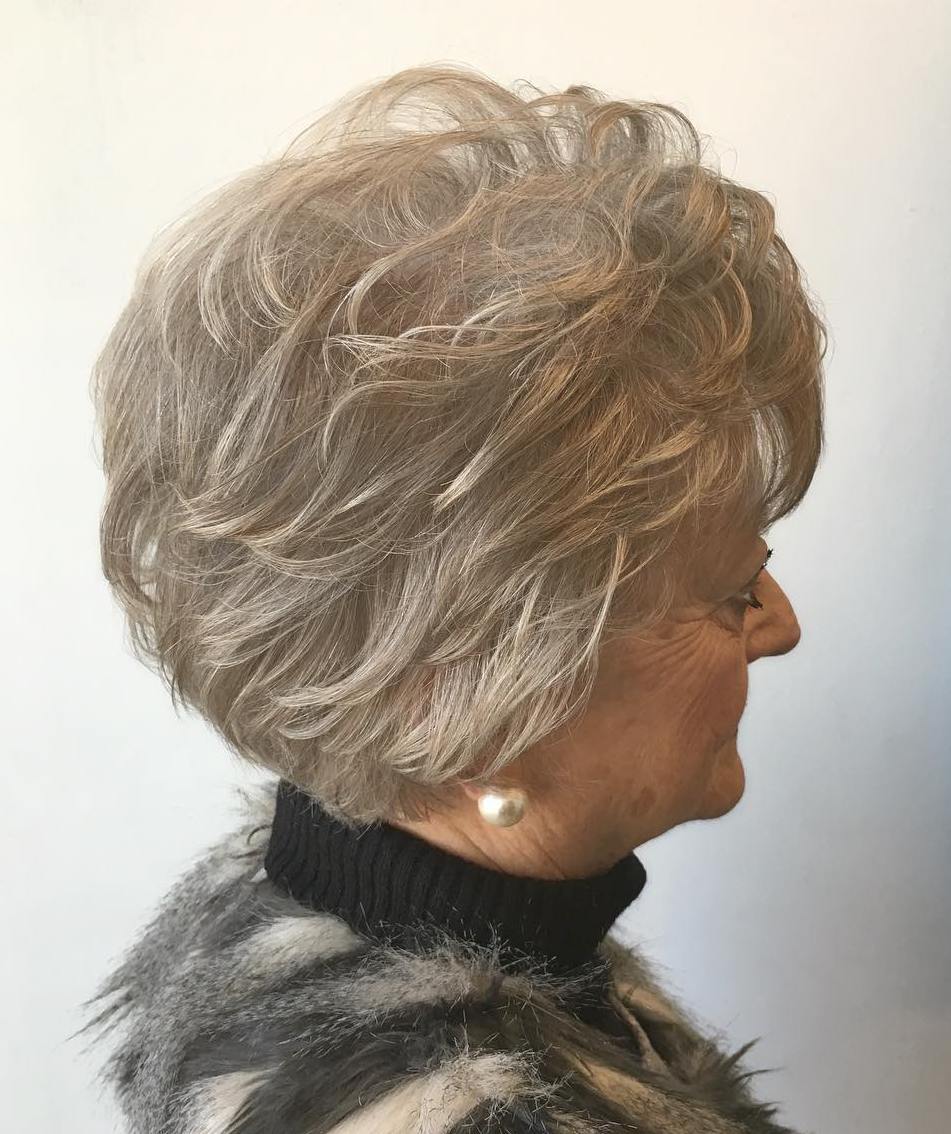 70+ Classic Voluminous Short Hairstyle