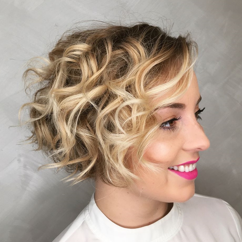 Jaw-Length Curly Bronde Bob